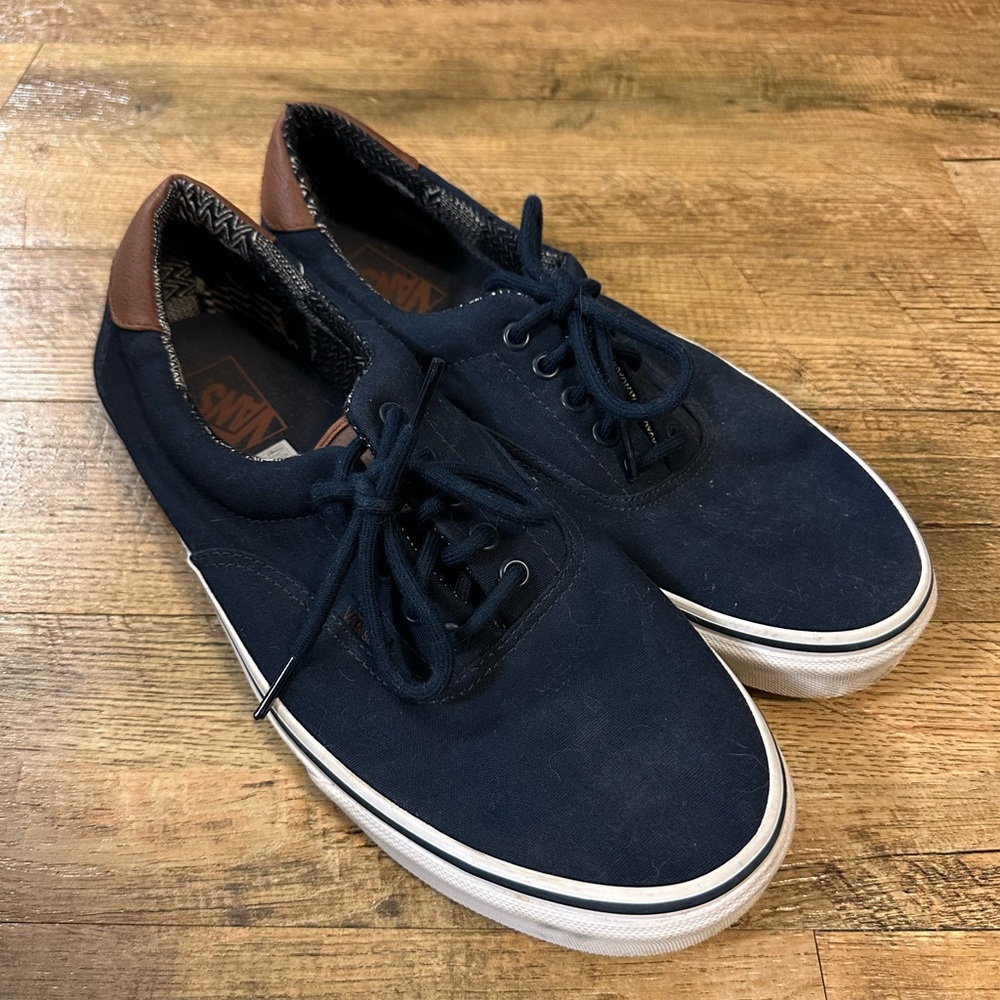 Men’s Vans old skool low top sneaker- navy and tan, size 12